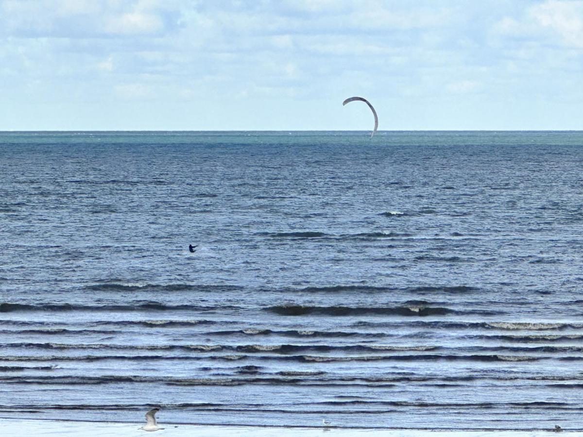 La Plage - Appartement Vue Mer Courseulles-sur-Mer Bagian luar foto