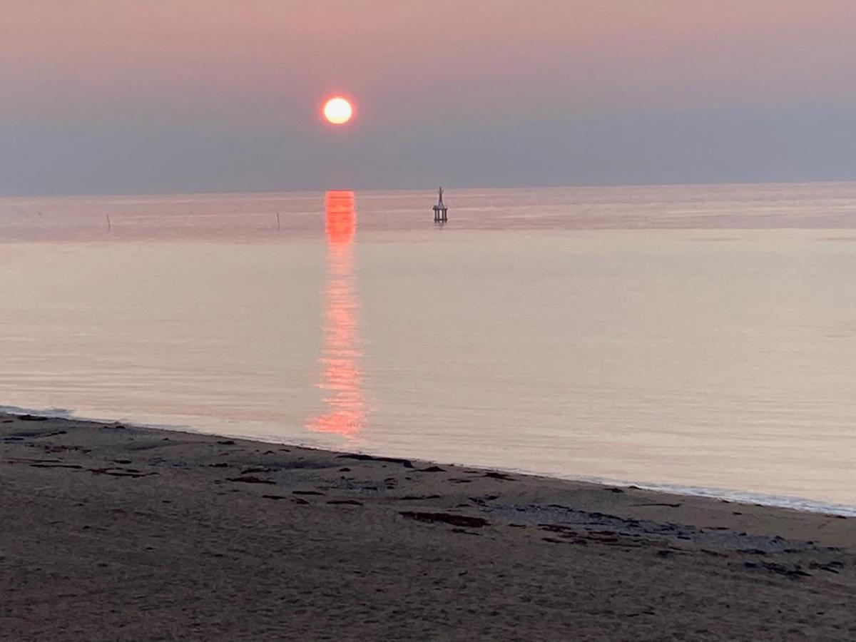 La Plage - Appartement Vue Mer Courseulles-sur-Mer Bagian luar foto